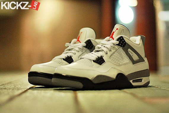 Air Jordan 4 White Tech Grey 1