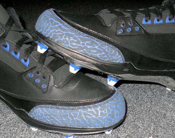 Air Jordan III Cleats – Dwight Freeney Indianapolis Colts PE