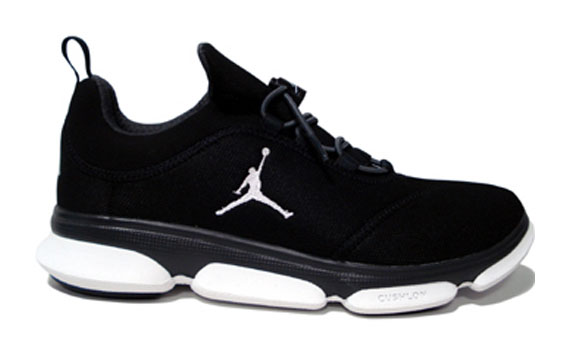 Jordan Rcvr Varsity Black White 3