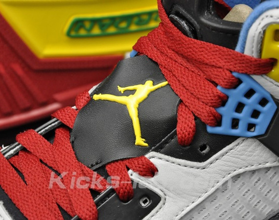 Jordan Spiz’ike – Neutral Grey – Varsity Maize – Sapphire Blue – Varsity Red