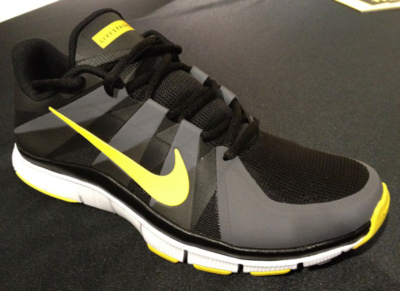 Livestrong Nike Free Trainer 5.0 01