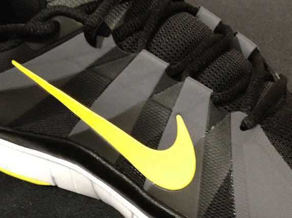 Livestrong Nike Free Trainer 5.0 04