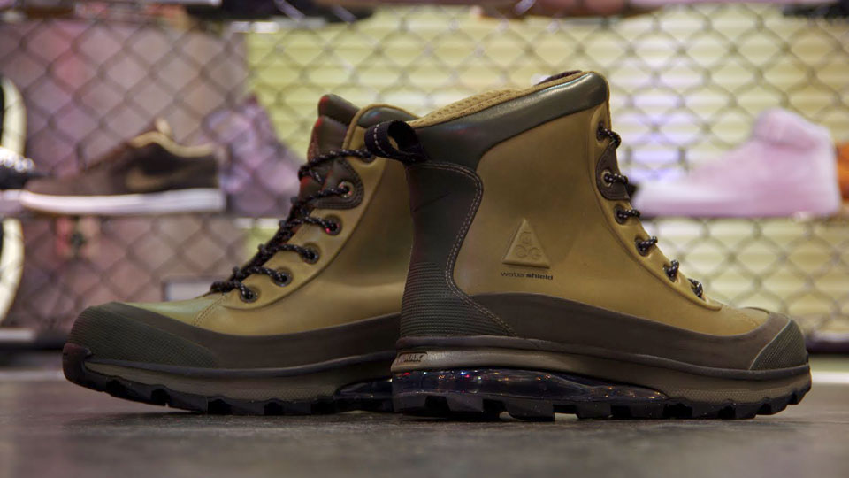 Nike Acg Air Max Conquer Sable Green Iguana Black 1