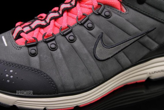 Nike ACG Lunar MacLeay – Anthracite – Black – Solar Red