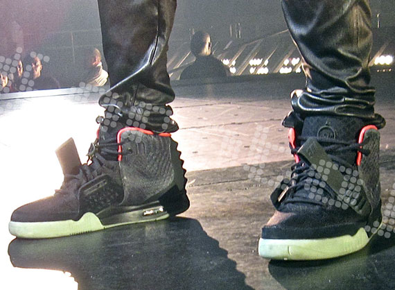 Nike Air Yeezy 2 Black Pink Closer Look