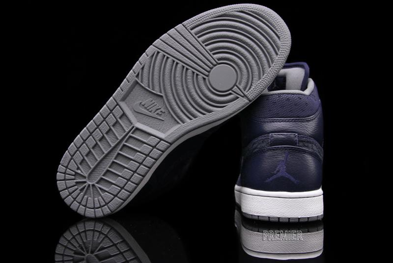 Air Jordan 1 Phat Obsidian Cool Grey White 3