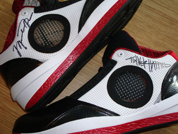 Air Jordan 2010 Ronald Mcdonald House Charity Tinker Hatfield 2