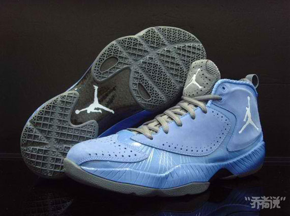 Air Jordan 2012 University Blue 2