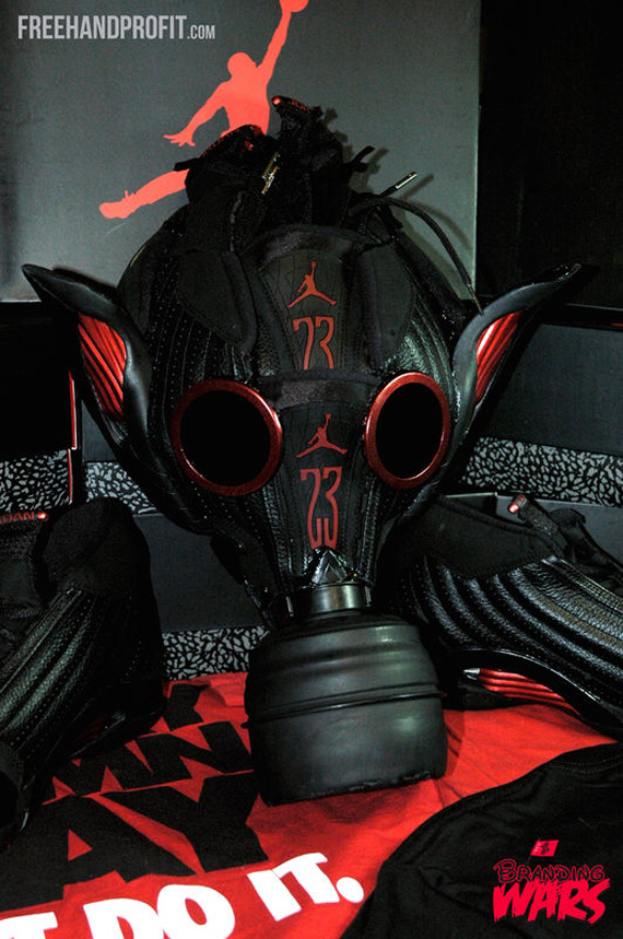 Air Jordan Xiv Last Shot Gas Mask 4