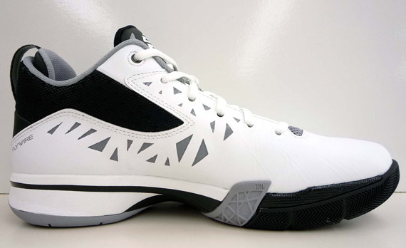 Jordan Cp3.v White Black Metallic Silver 3