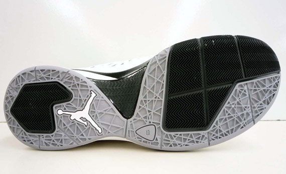 Jordan Cp3.v White Black Metallic Silver 4