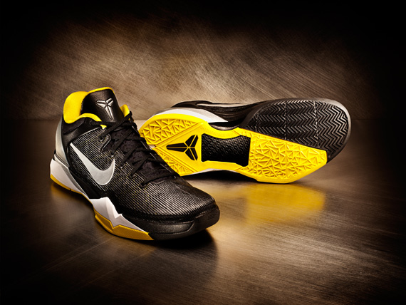 Kobe Bryant Eric Avar Discuss Nike Zoom Kobe Vii 8