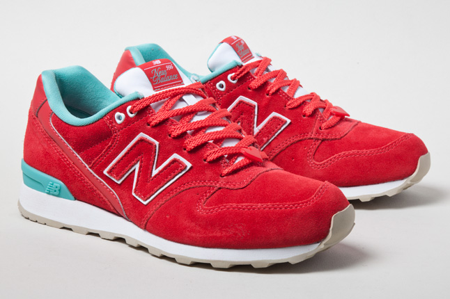 New Balance Wmns Valentines Day 576 02