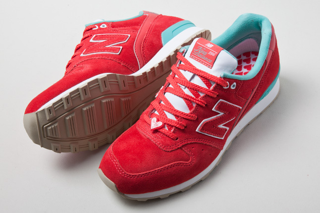 New Balance Wmns Valentines Day 576 03
