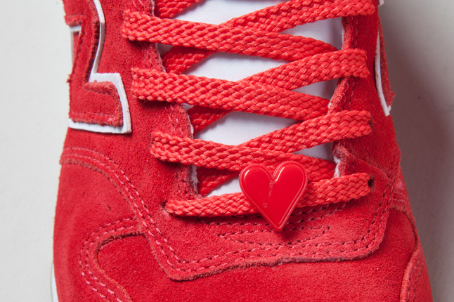 New Balance Wmns Valentines Day 576 04