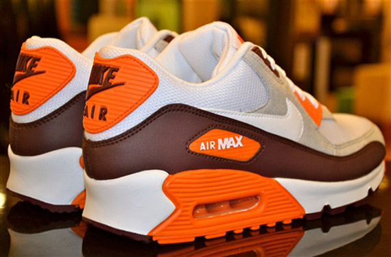 Nike Air Max 90 – White – Mahogany – Safety Orange