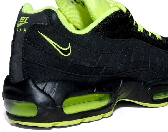 Nike Air Max 95 - Black - Volt