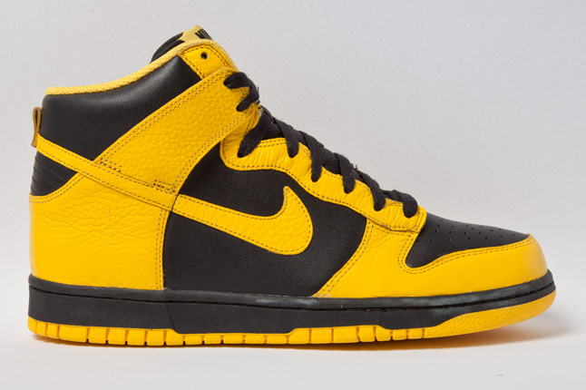 Nike Dunk High Black Varsity Maize 01