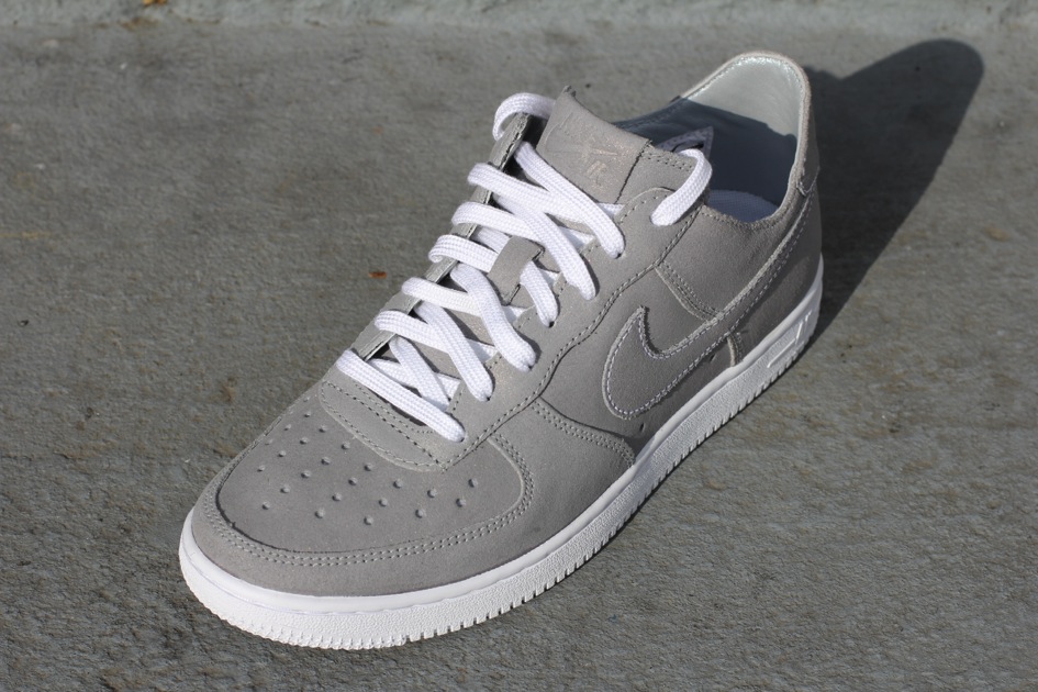 Nike Wmns Air Force 1 Low Light Metallic Platinum 3
