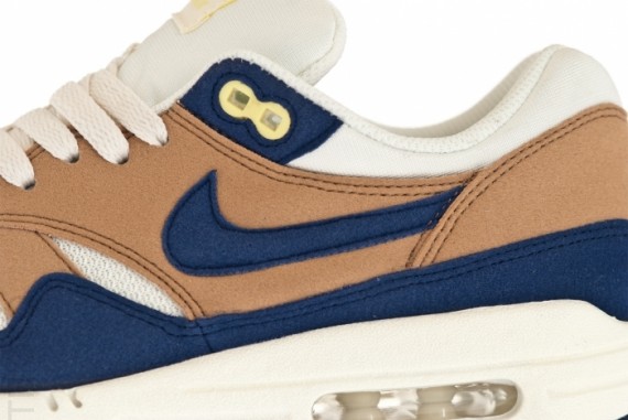 Nike WMNS Air Max 1 - Shale - Lylac Blue