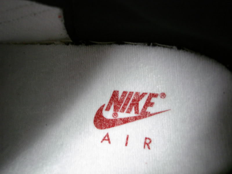 Air Jordan 1 1994 Retro White Black Red Autographed 10