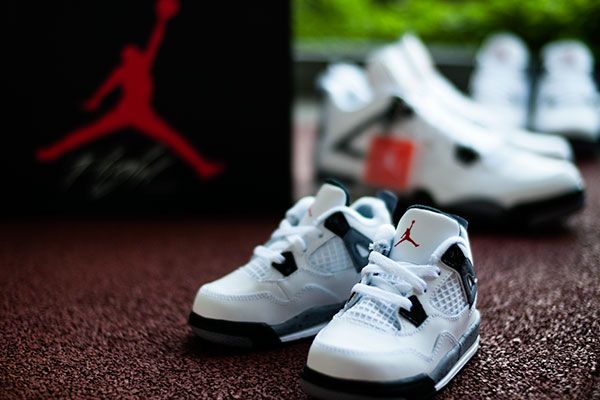 Air Jordan 4 White Cement 3