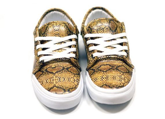 In4mation X Vans Chukka Low Rattles 4