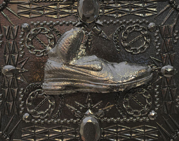 Nike LeBron 9 ‘Watch the Throne’ Sculpture by VanShun