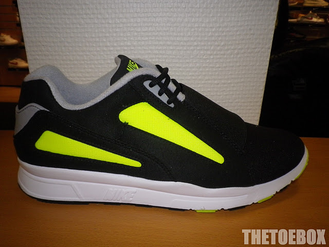 Nike Air Current 31