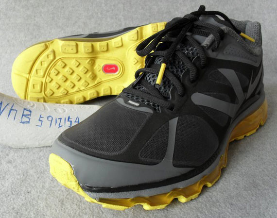 Nike Air Max 2012 Livestrong New Images 1