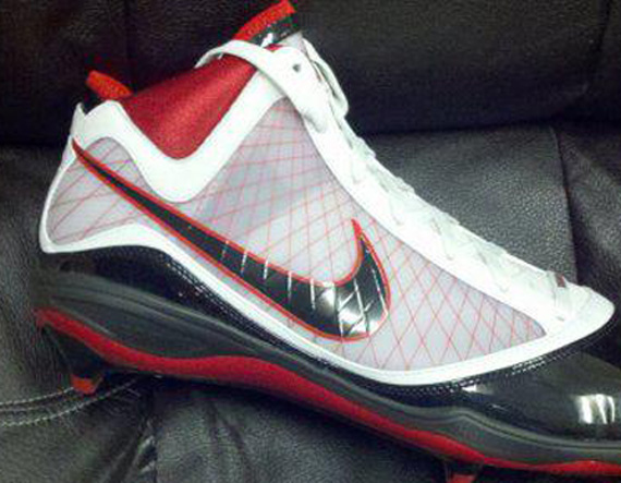 Nike LeBron VII (7) Baseball Cleat PE