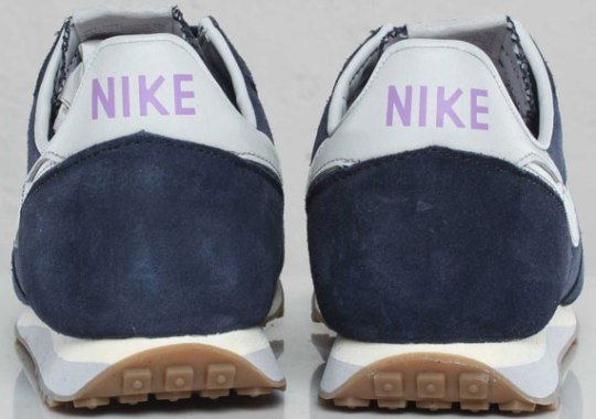 Nike Challenger – Obsidian – Neutral Grey – Sail