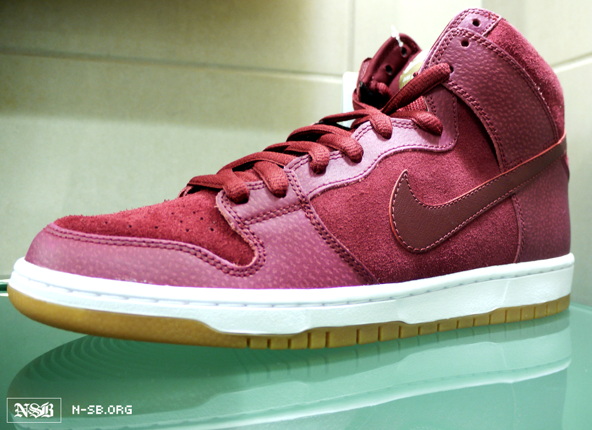 Nike SB Dunk High – Red Suede | Fall 2012