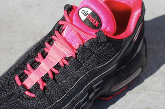 Nike Air Max 95 WMNS - Black - Siren Red