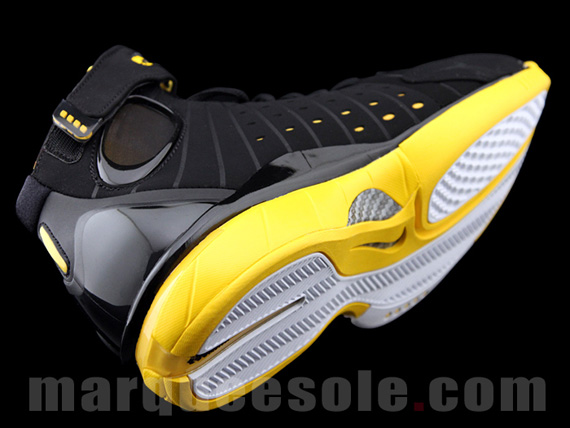 Nike Zoom Huarache 2k4 Black Varsity Maize 4