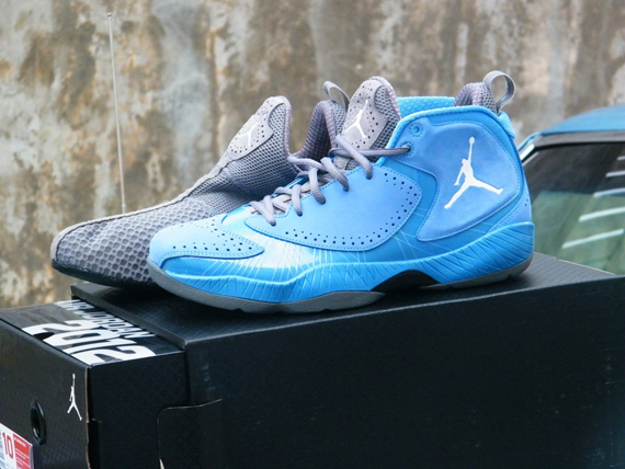 Air Jordan 2012 Univ Blu Rck 4