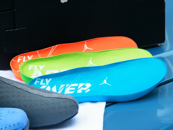 Air Jordan 2012 Univ Blu Rck 5