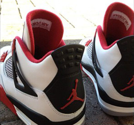 Air Jordan IV ‘Fire Red’ 2012 Retro