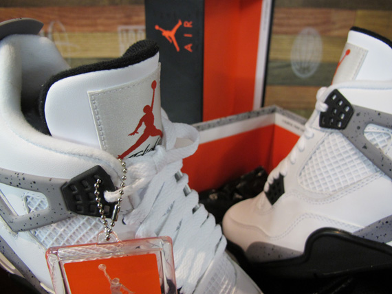 Air Jordan Iv White Cement Moes 2