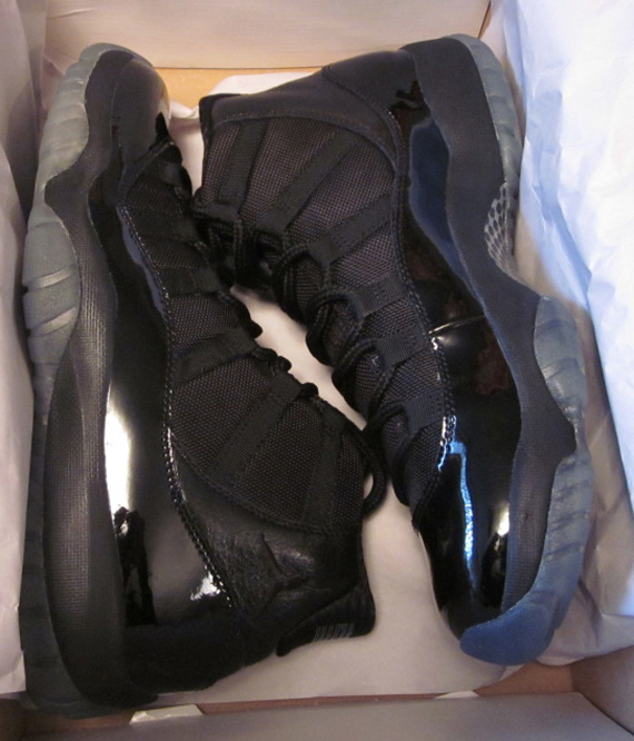 Air Jordan Xi Blackout New Images 1