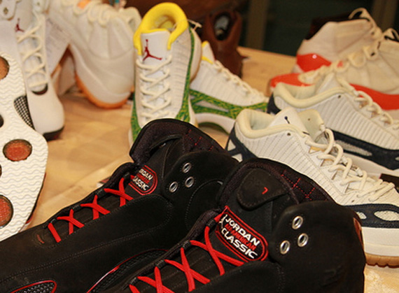 Air Jordan Xi Low Samples And Pes 4