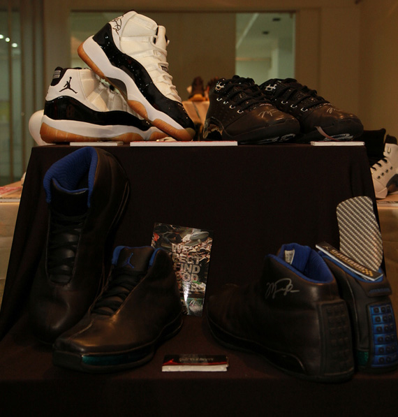 Autographed Air Jordan Table Kpals 2012