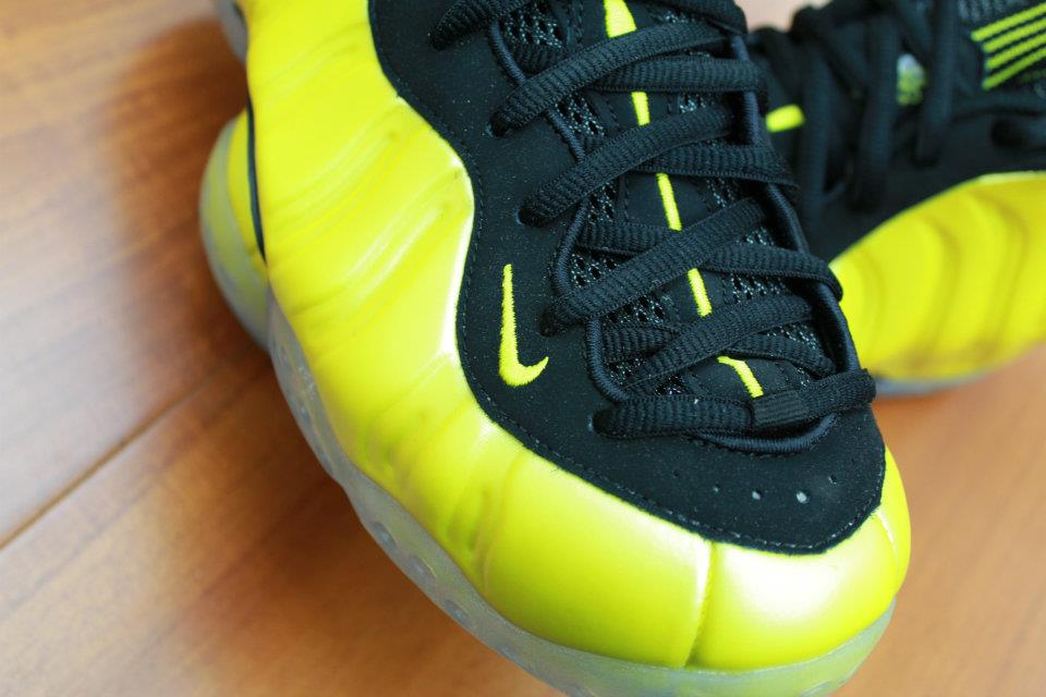 Nike Air Foamposite One Electrolime Detailed Images 05