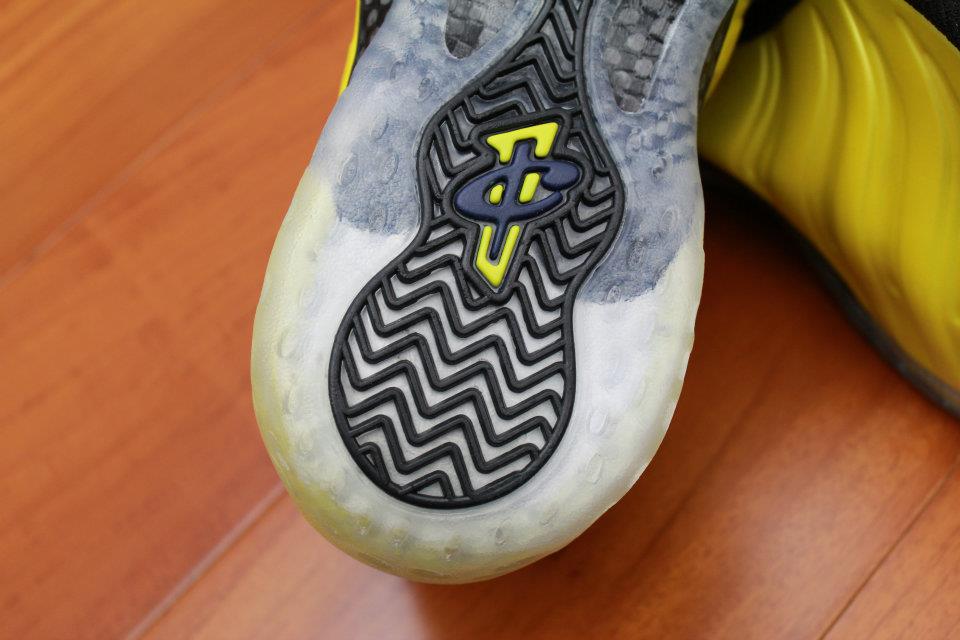 Nike Air Foamposite One Electrolime Detailed Images 09