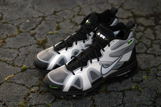Nike Air Max Griffey Fury Black White Action Green 02
