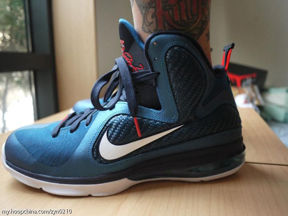 Nike Lebron 9 Swingman Feet 6