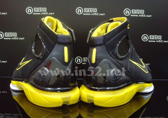 Nike Zoom Huarache 2K4 – Black – Varsity Maize | New Images