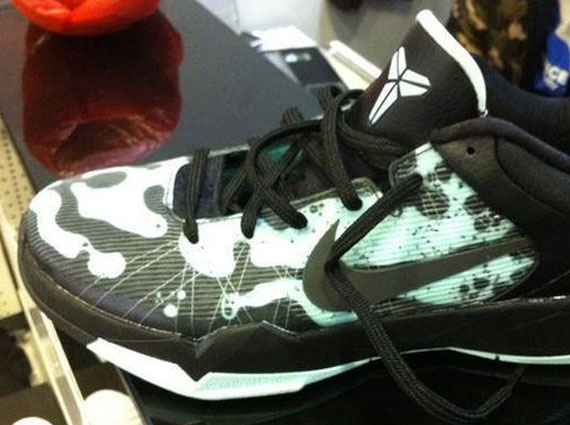 Nike Zoom Kobe VII ‘Poison Dart Frog’ – Black – White