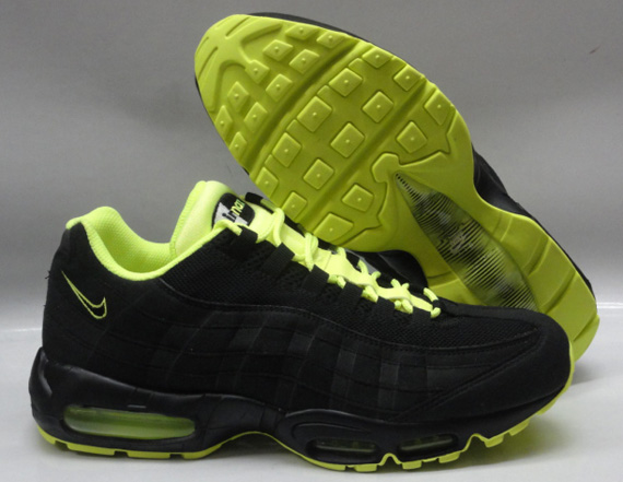 Nke Air Max 95 Black Volt Available 1