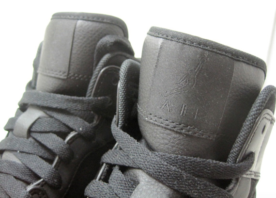 Air Jordan 1 Mid Blackout Fall 2012 2